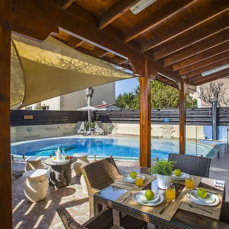 Tropical Villa *