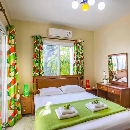 Tropical Villa *